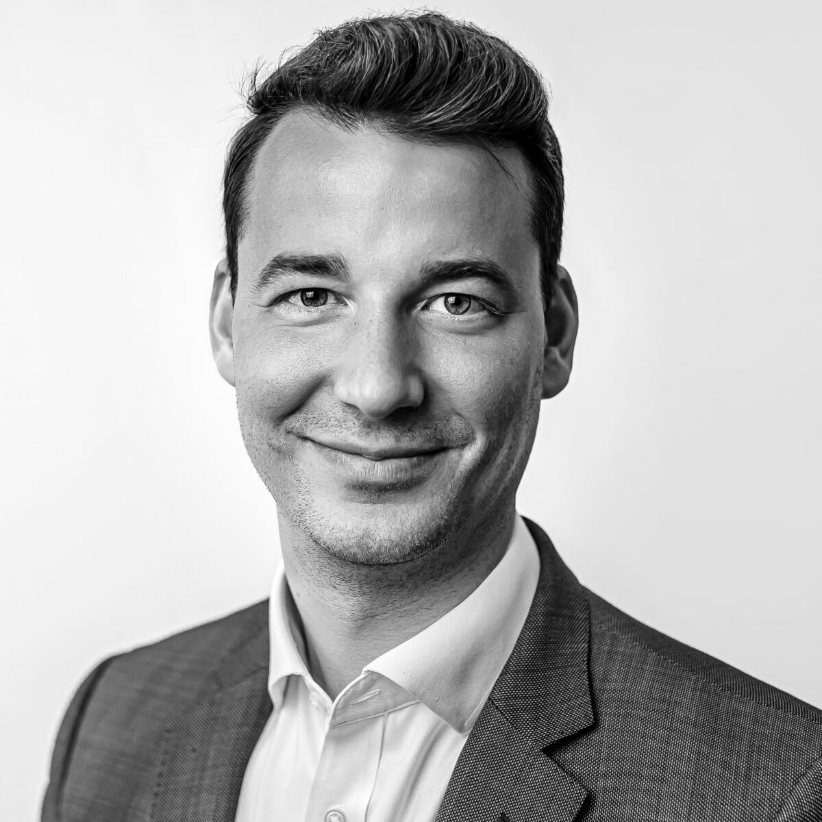 robin-r-mer-e1-management-consulting